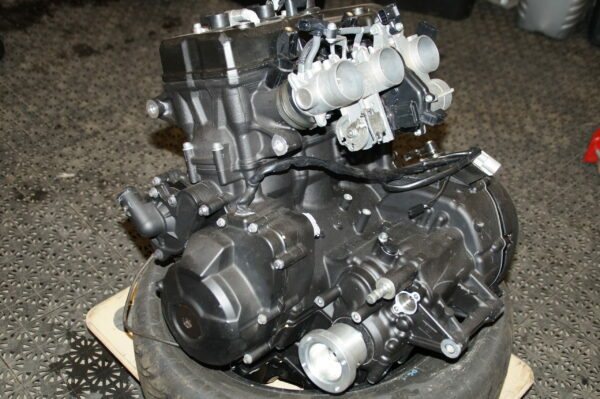 FZ09 komplett motor, ny plomberad inkl trotttlebody